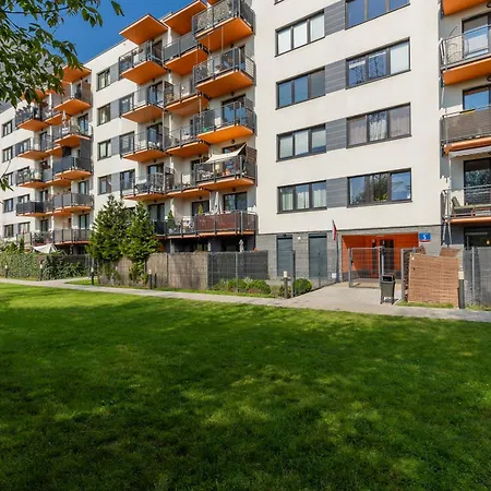 Symboliczna With Balcony & Parking By Renters *