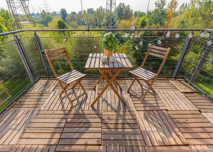 Daire Symboliczna With Balcony & Parking By Renters