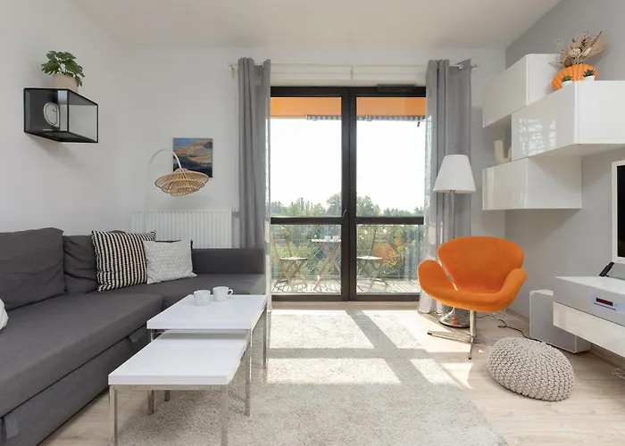 Daire Symboliczna With Balcony & Parking By Renters