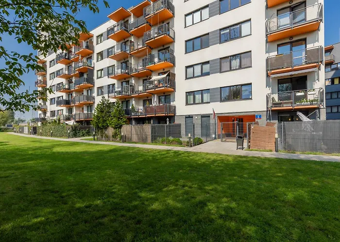 Symboliczna With Balcony & Parking By Renters *