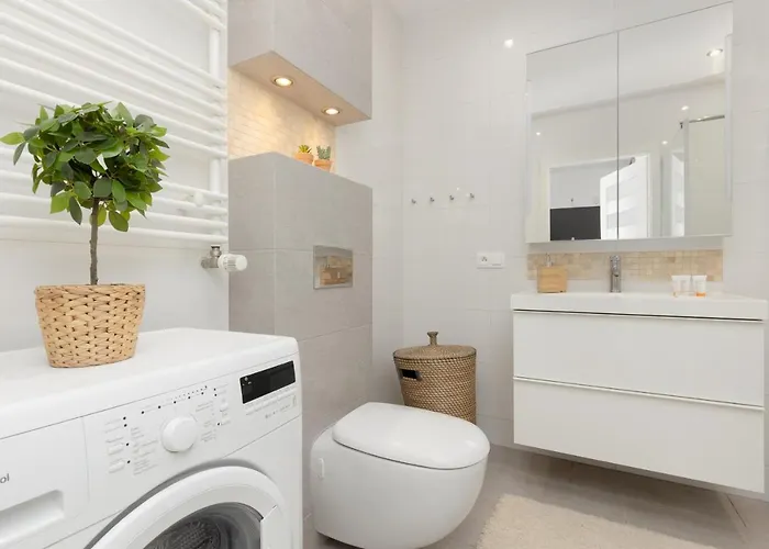 아파트 Symboliczna With Balcony & Parking By Renters *