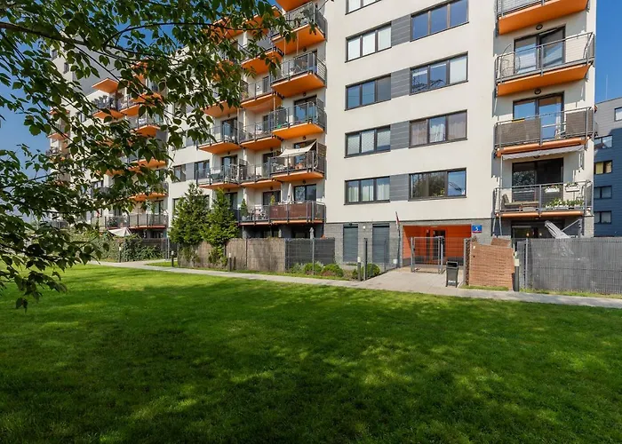 Symboliczna With Balcony & Parking By Renters * 바르샤바