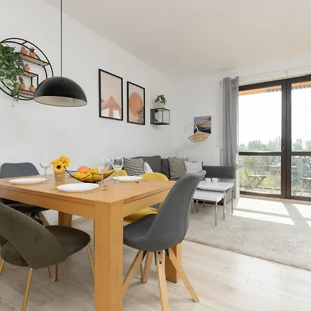 Symboliczna With Balcony & Parking By Renters *